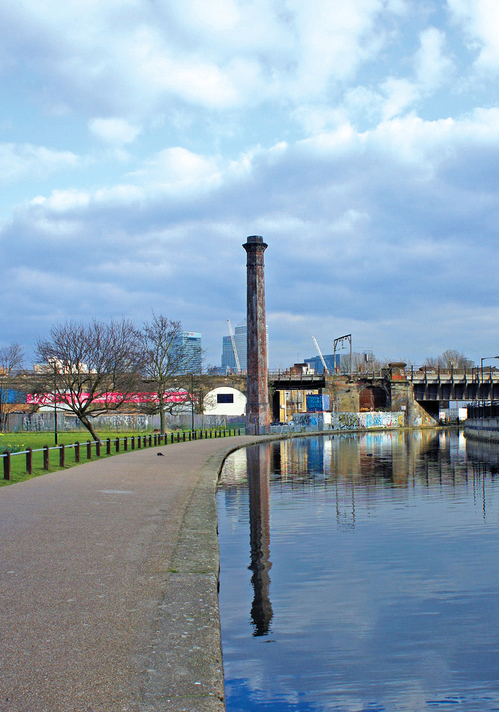 Walking London's Waterways, Updated Edition - Fox Chapel Publishing Co.
