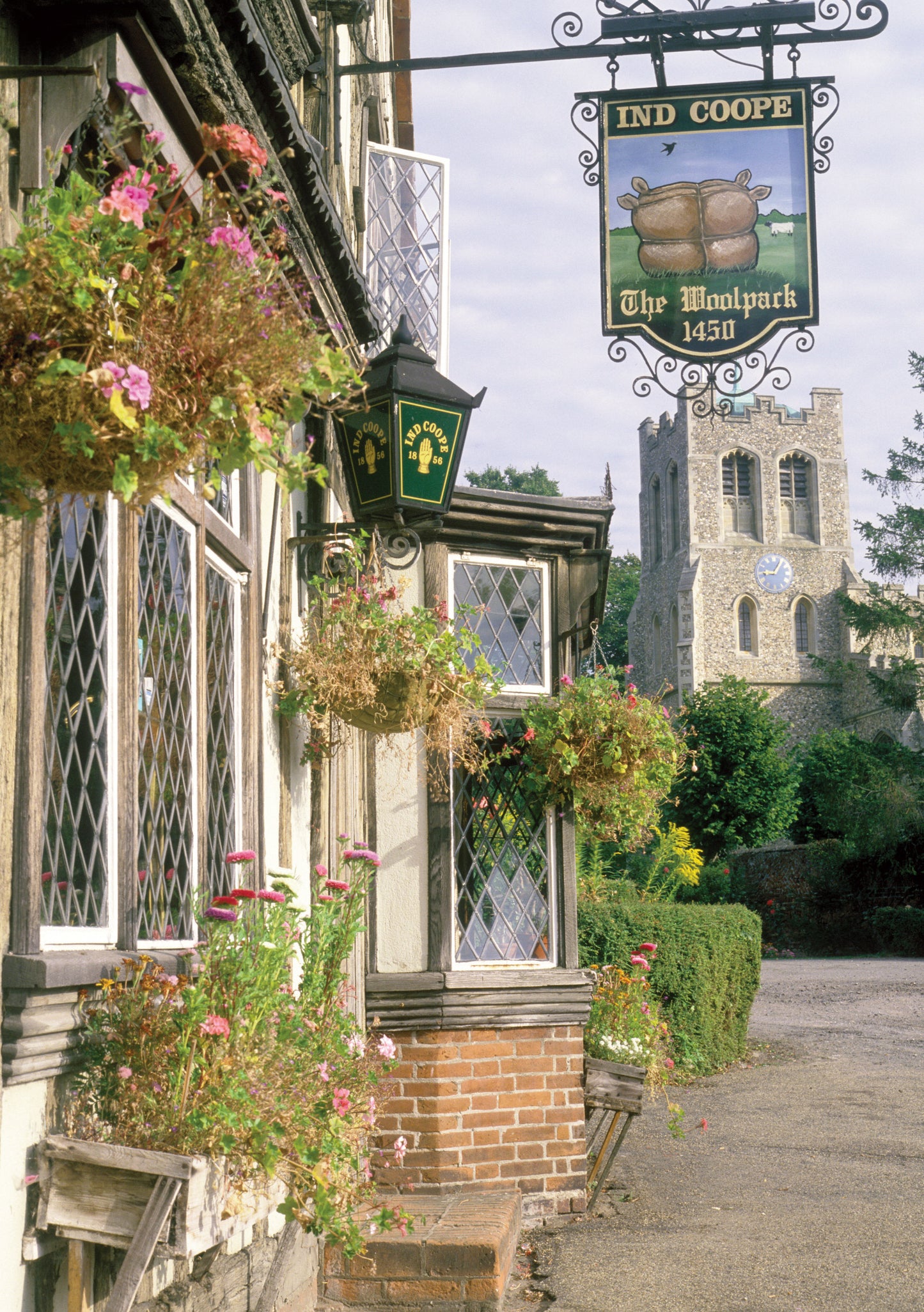 Walks in the Country Near London - Fox Chapel Publishing Co.